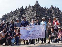 Seru, Mahasiswa Asing dan IGOV UMY Belajar Sejarah Borobudur